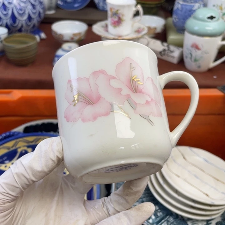 他家瓷器真美…开播了