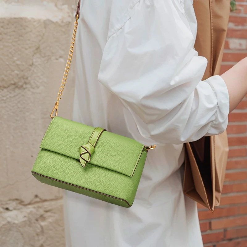 HAZEST夏天斜跨小包包女2025新款真皮迷你小众设计师精致百搭单肩