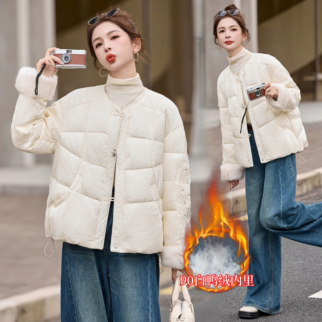 新中式国风刺绣羽绒服女短款2025冬季新款刺绣加厚保暖白鸭绒外套