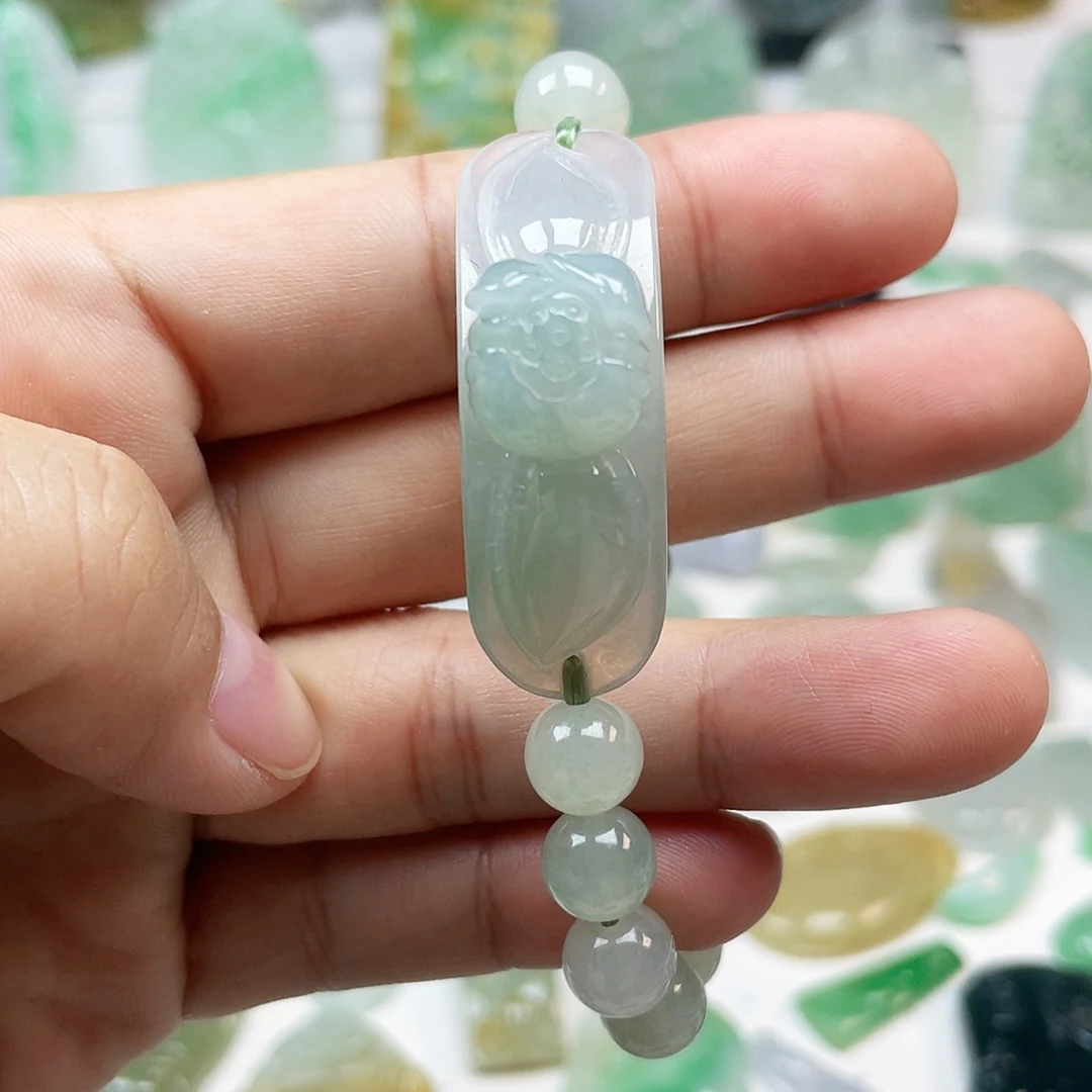 翡翠颈饰未镶嵌手牌
