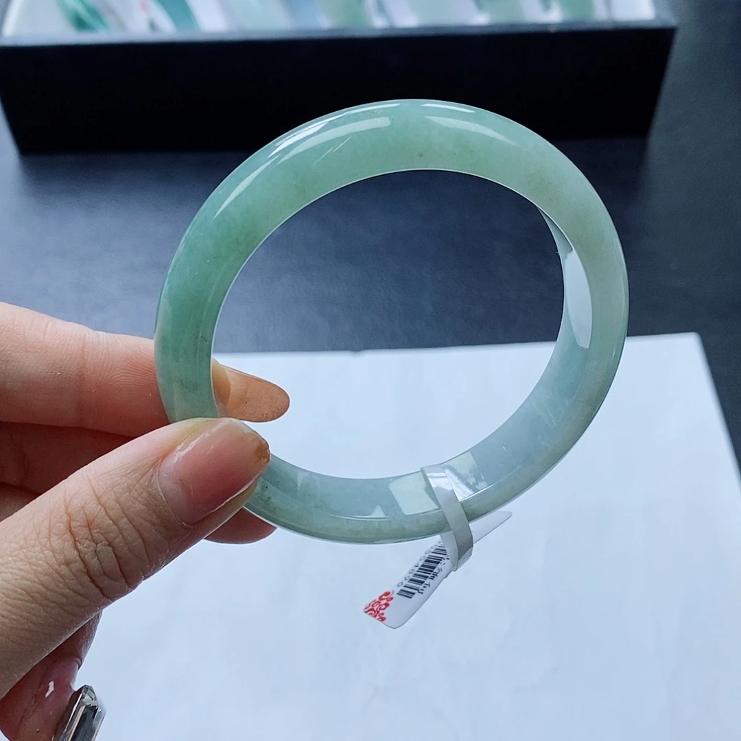 翡翠手镯未镶嵌58.5圈口买断价