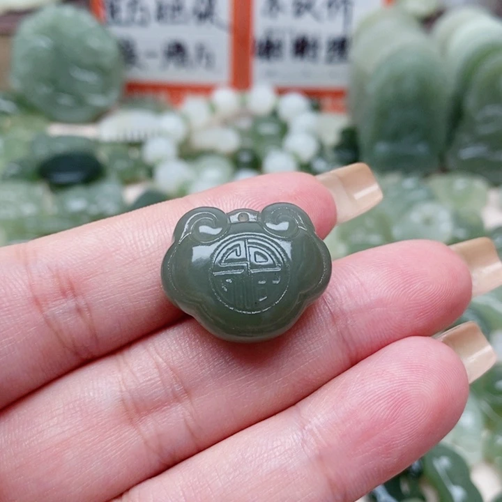 和田玉未镶嵌颈饰࿔****