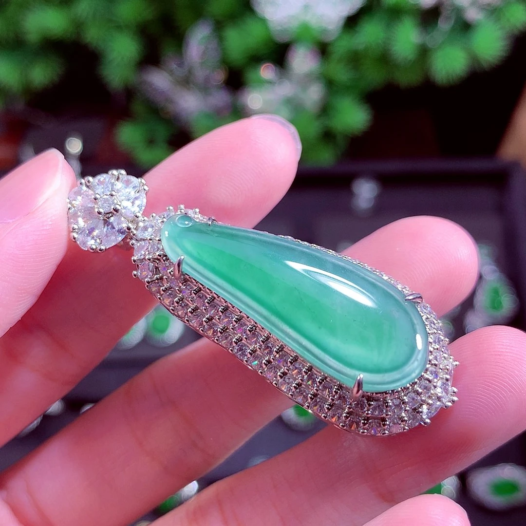 颈饰未镶嵌翡翠天然