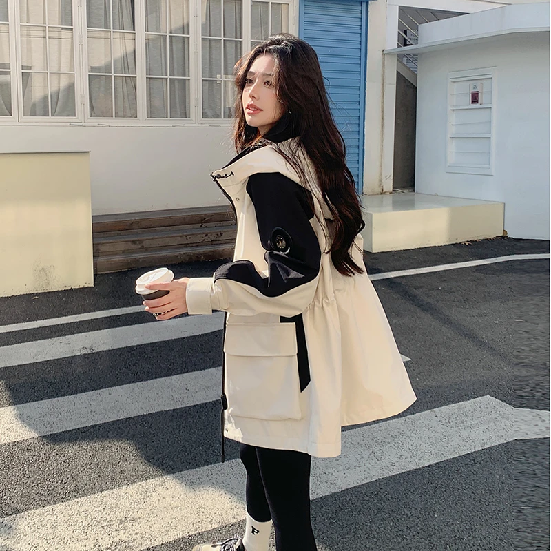 米白色韩版拼接贴标连帽抽绳外套女2025春季新款百搭工装冲锋上衣