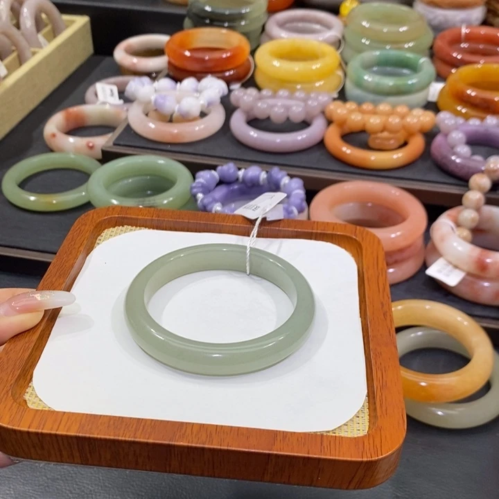 石英质玉未镶嵌手镯58加