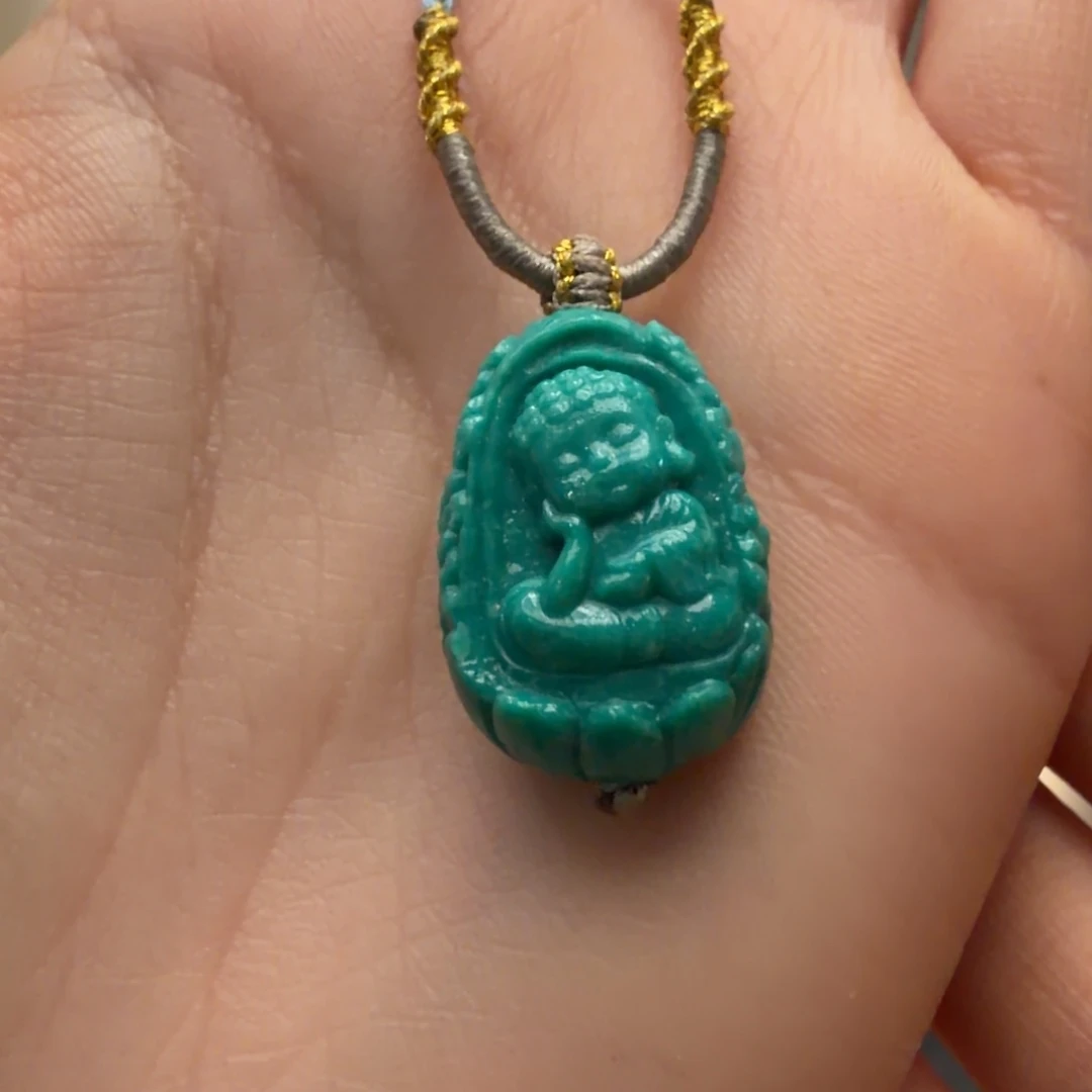 绿松石未镶嵌颈饰