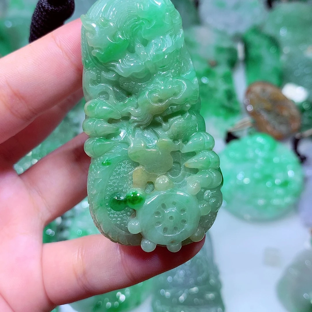 吊坠(不含链)未镶嵌翡翠