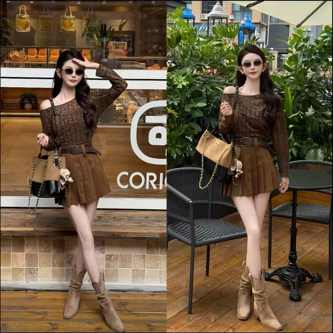 小野猫秋季上新性感辣妹风豹纹斜肩长袖上衣