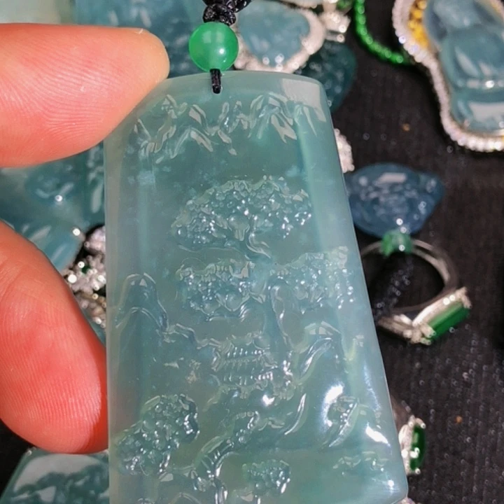 翡翠颈饰未镶嵌3，