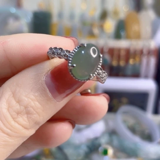 翡翠未镶嵌颈饰海蓝之迷蛋面介指