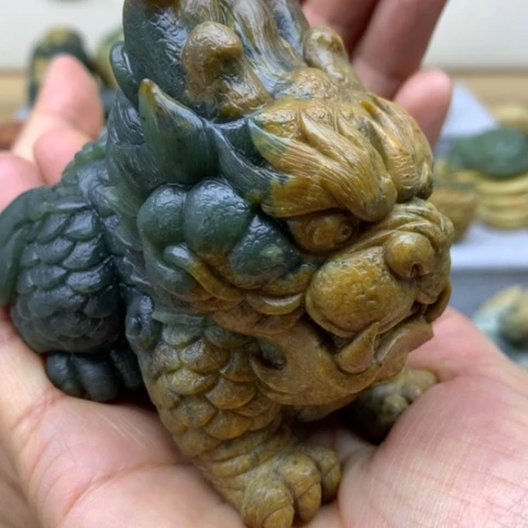 【闪购商品】未镶嵌岫岩河磨玉（透闪石质玉）把件й