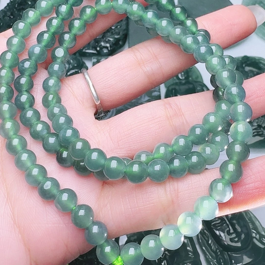 翡翠未镶嵌颈饰多样性发其一