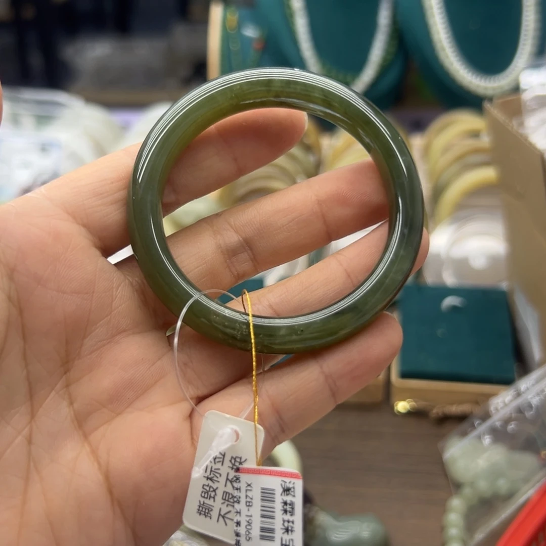 和田玉手镯未镶嵌51.4圈围9337