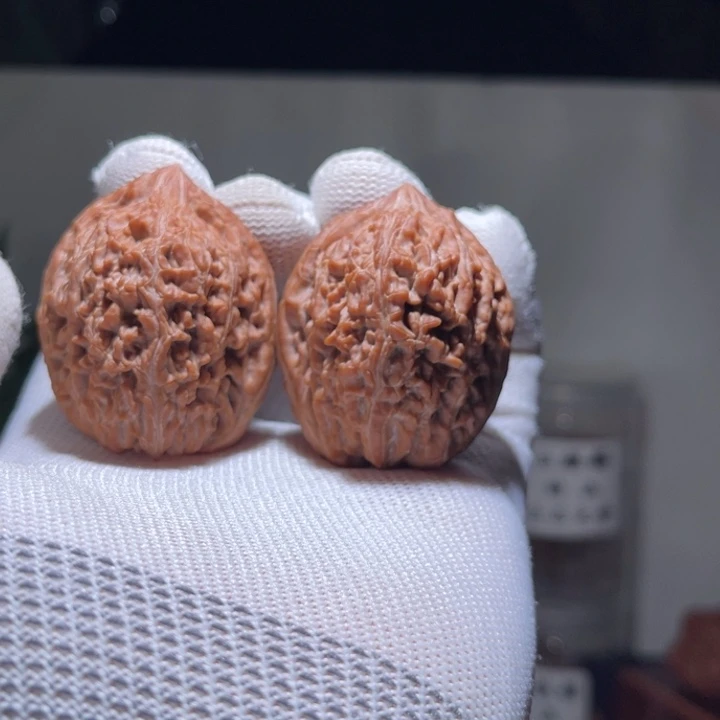 吊坠桃核          37