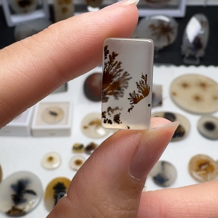 玛瑙/玉髓未镶嵌珠宝奇石