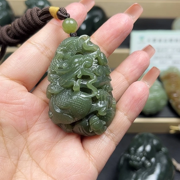 @***哥颈饰未镶嵌和田玉