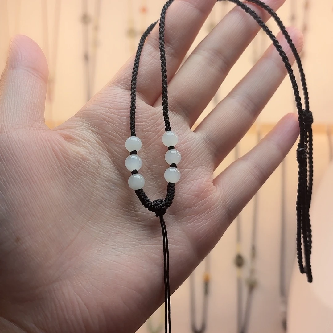 1.5毫米黑色白玉珠子