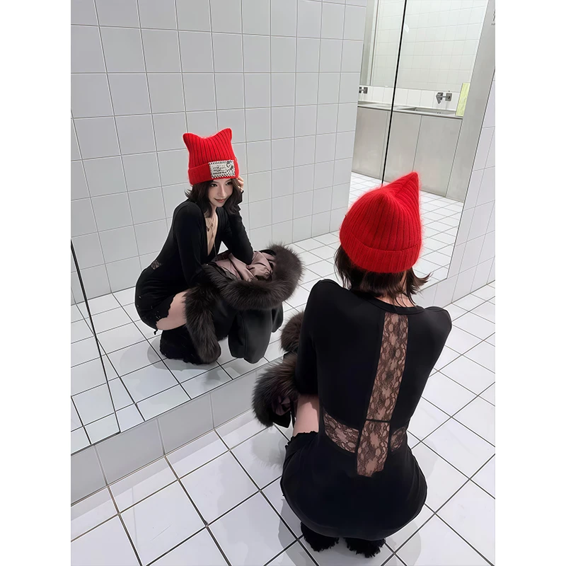 纯欲辣妹蕾丝拼接露背v领T恤女秋冬新款修身显瘦高级感打底衫上衣