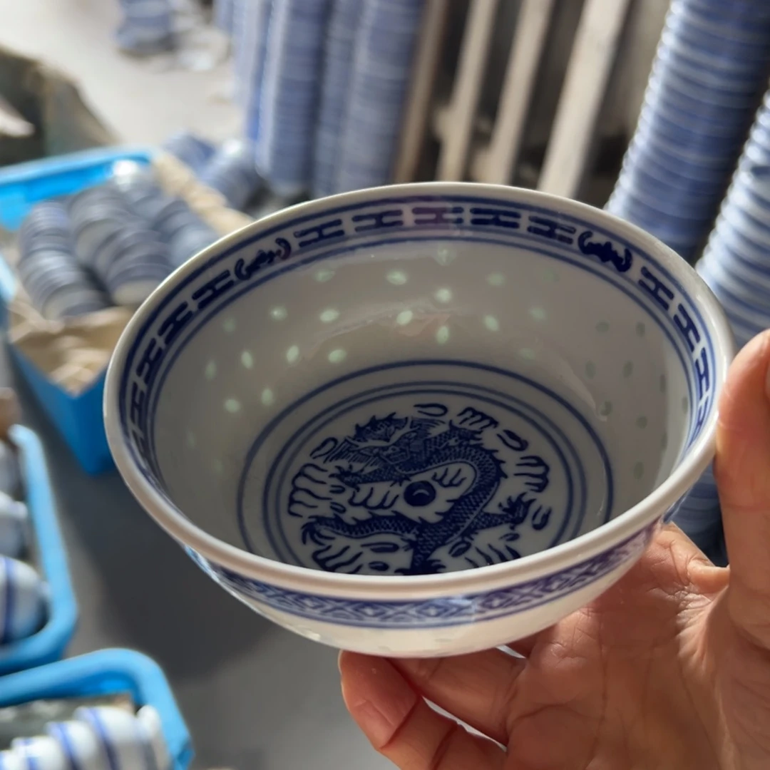 碗青花玲珑的5寸饭碗