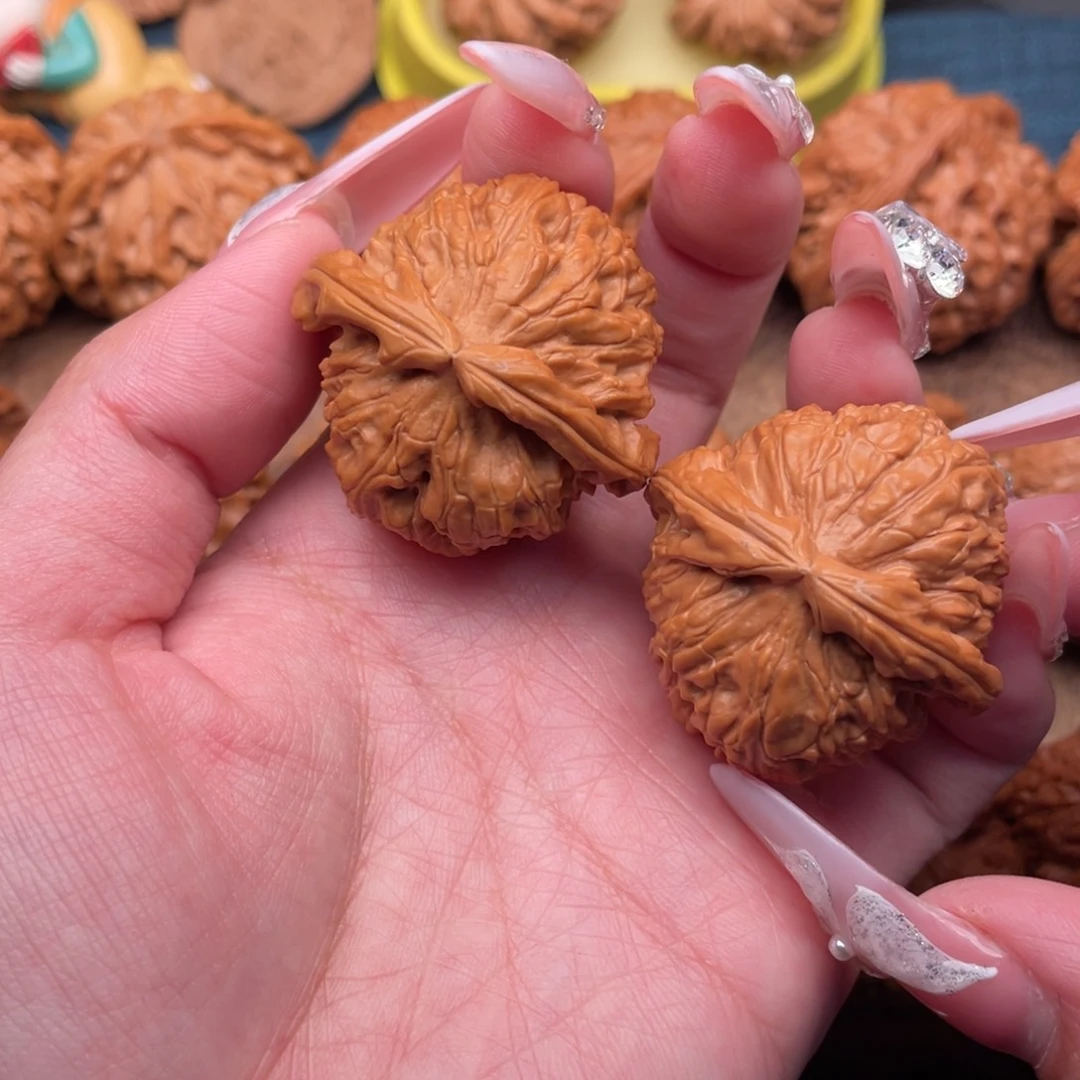 把件文玩核桃粗棱球白38.5