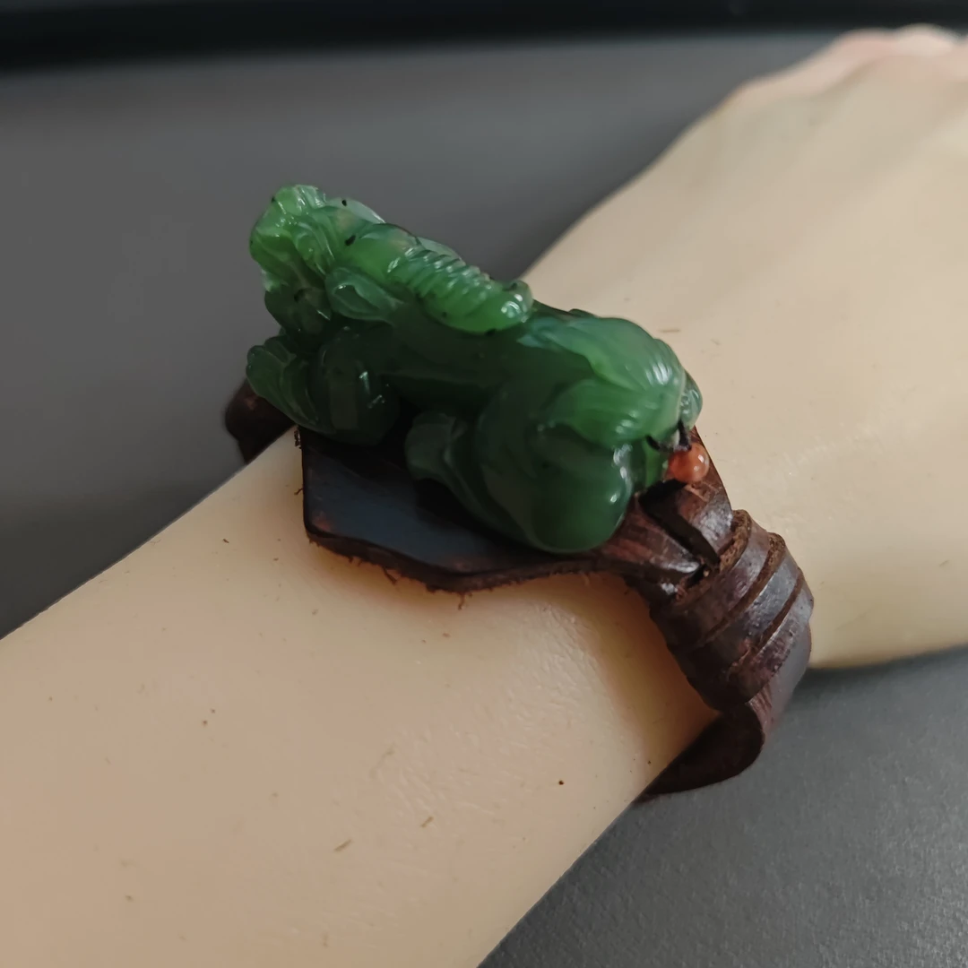 [00125]天然和田碧玉精美立体貔貅手牌（大）