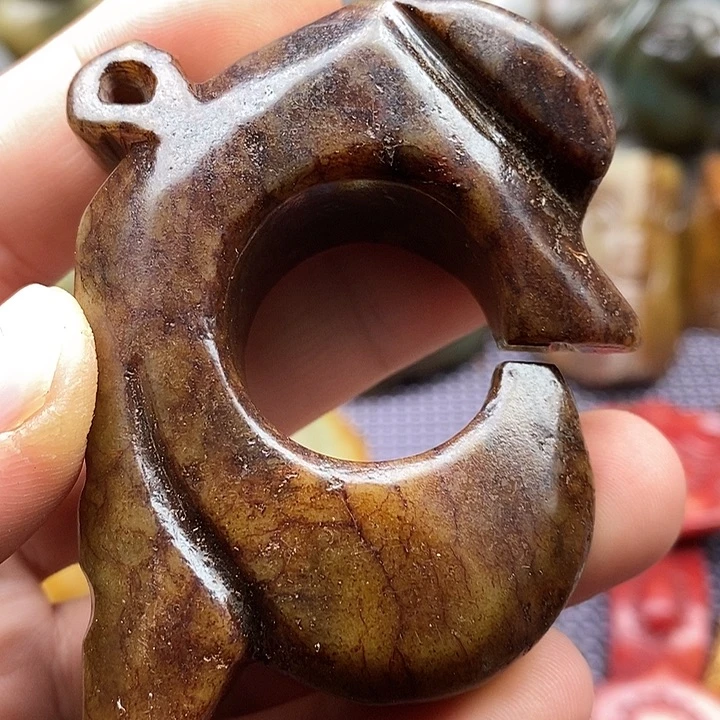 未镶嵌蛇纹石玉颈饰