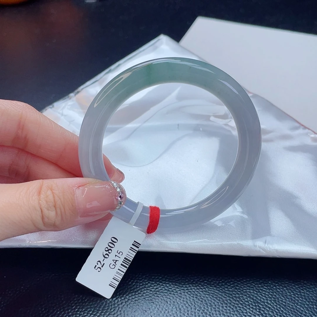 翡翠手镯未镶嵌翡翠