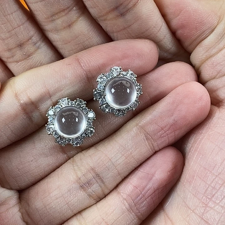 石英质玉合金颈饰