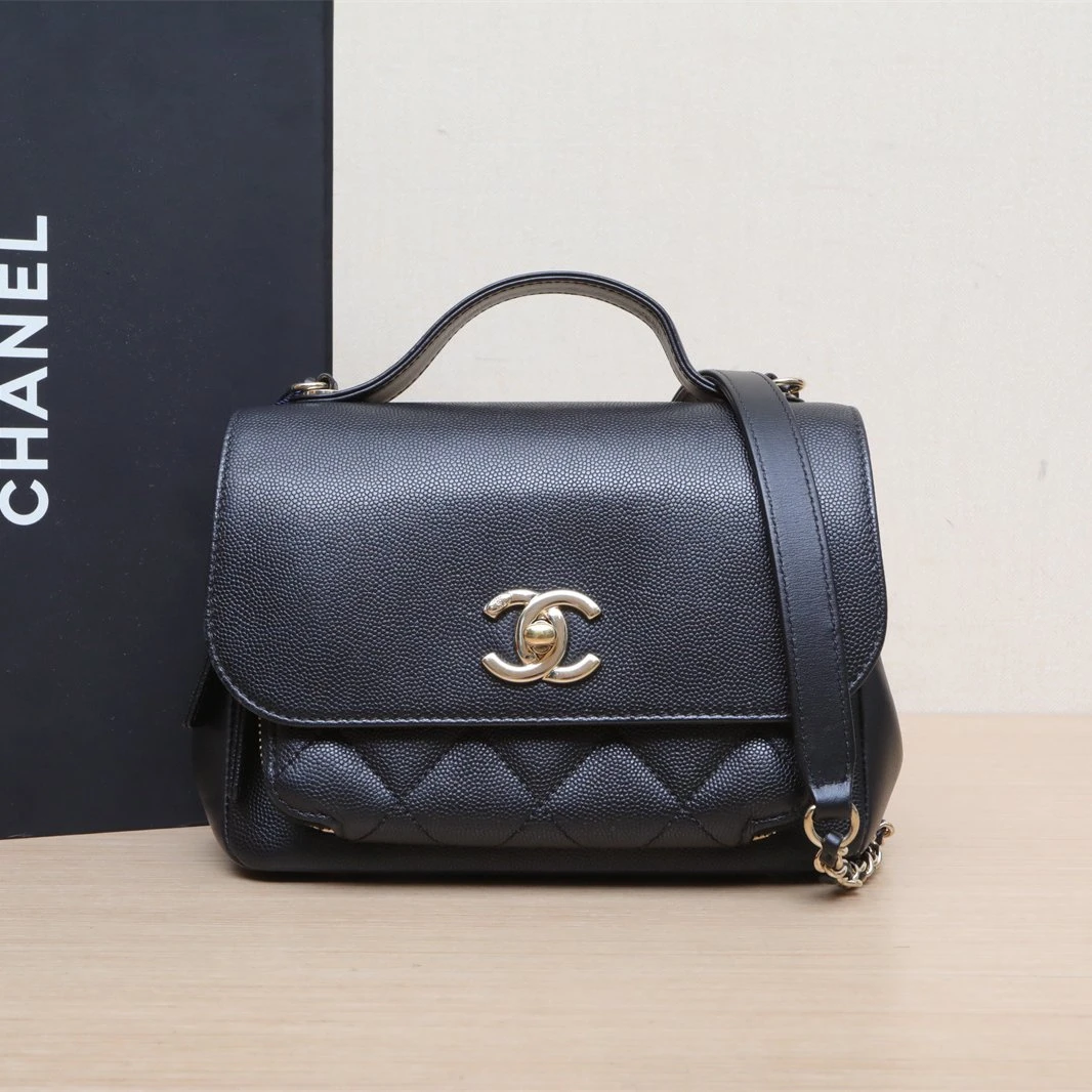 95新 Chanel/香奈儿 【念念】口盖邮差包 配手柄 小号 19cm 23开