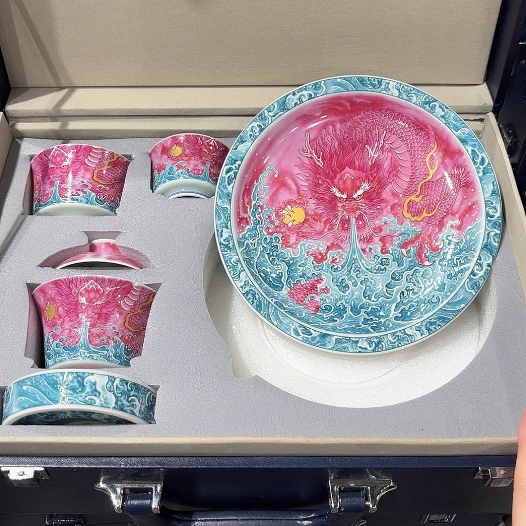 瓷片景德镇瓷器精品陈列