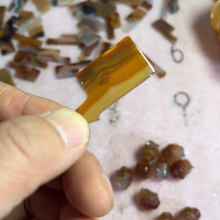 玛瑙/玉髓未镶嵌珠宝奇石