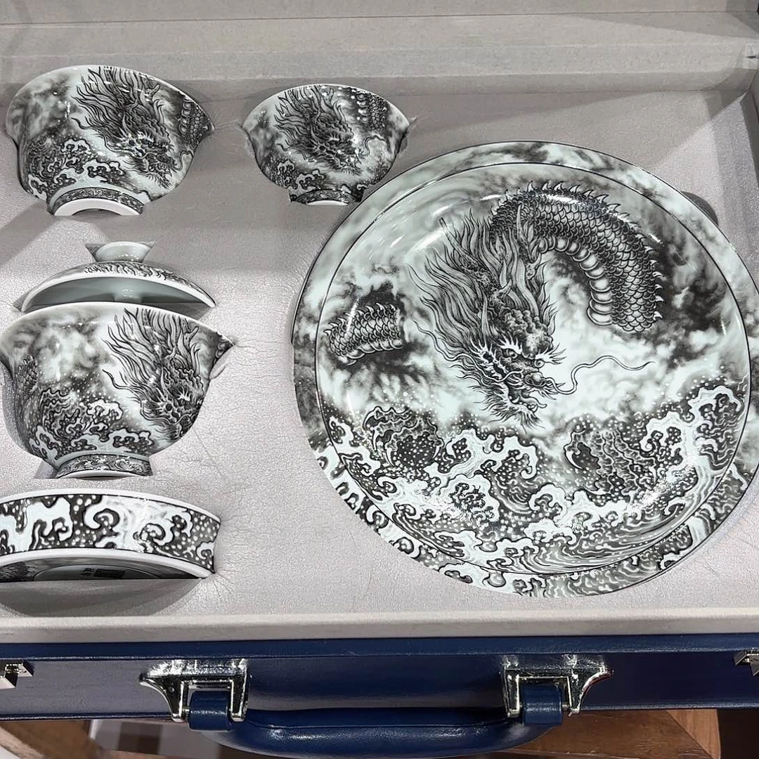 瓷片景德镇瓷器精品陈列