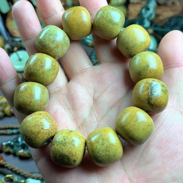 吊坠(赠链)未镶嵌岫岩河磨玉（透闪石质玉）