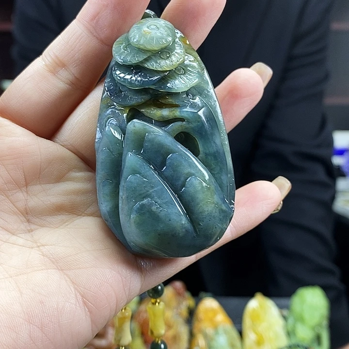 蛇纹石玉吊坠未镶嵌