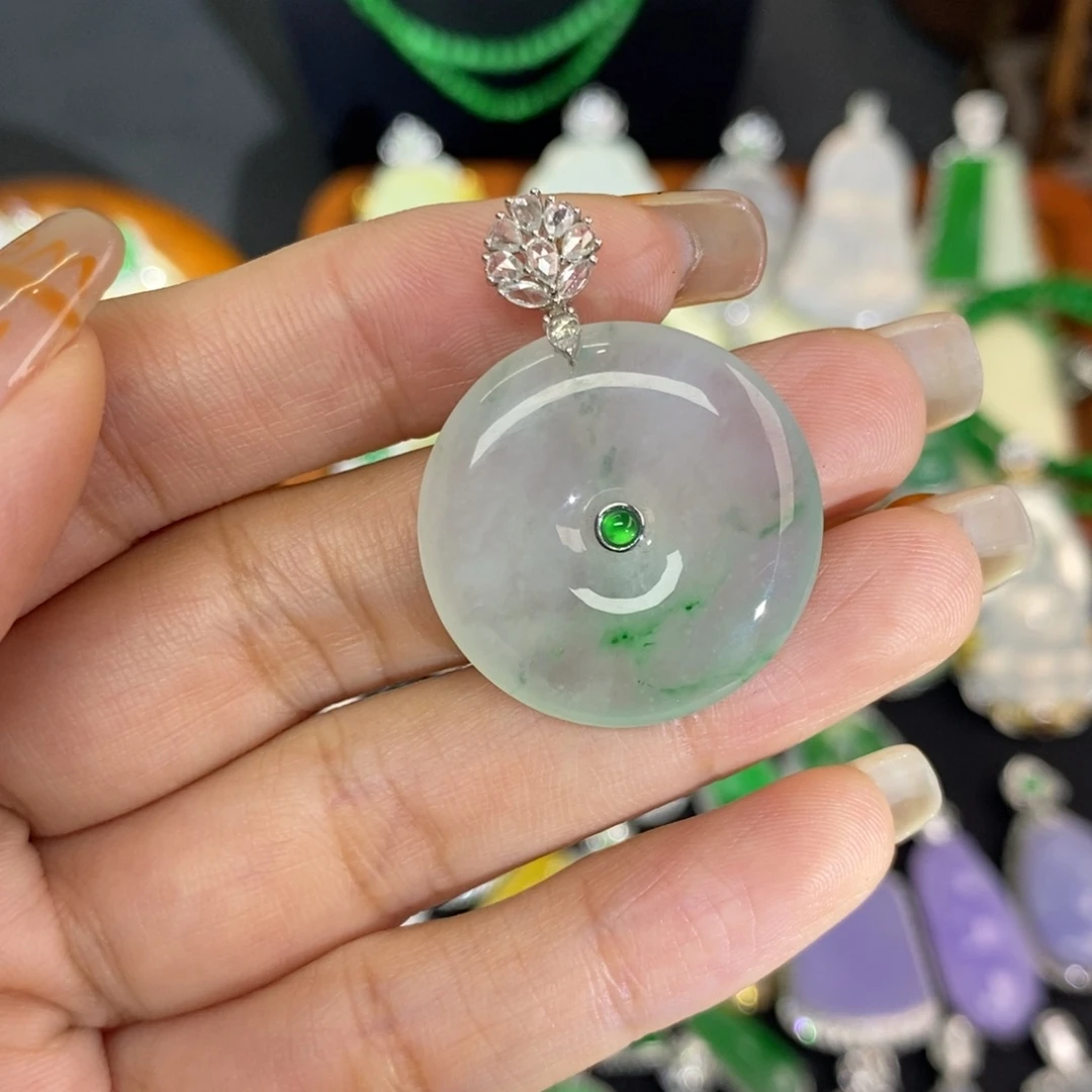 翡翠18K金镶嵌颈饰A货翡翠