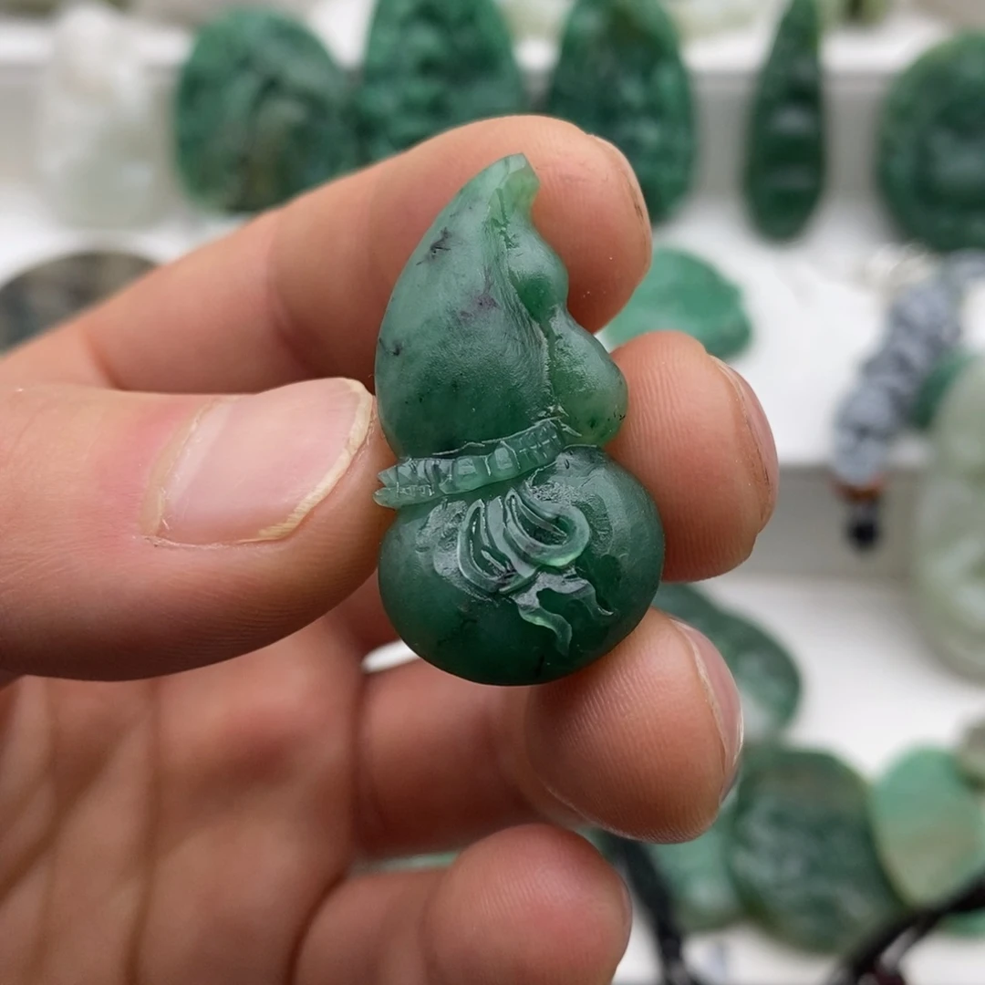 独山玉颈饰未镶嵌星**神