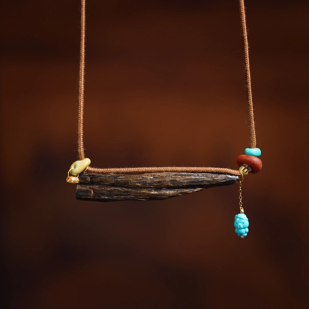 沉香【左边珠宝】沉香吊坠（C1383）