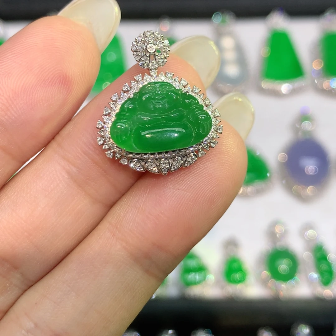 翡翠18K金镶嵌颈饰