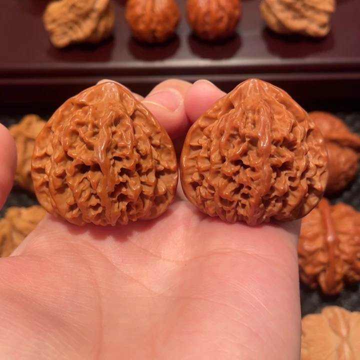 文玩核桃把件皇冠王