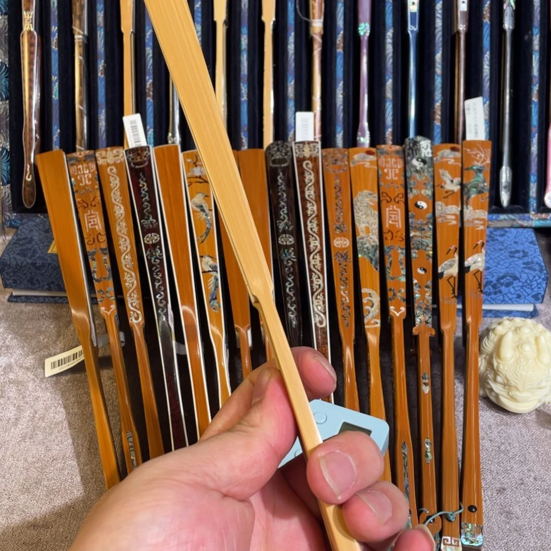 扇子手工制作工艺精湛