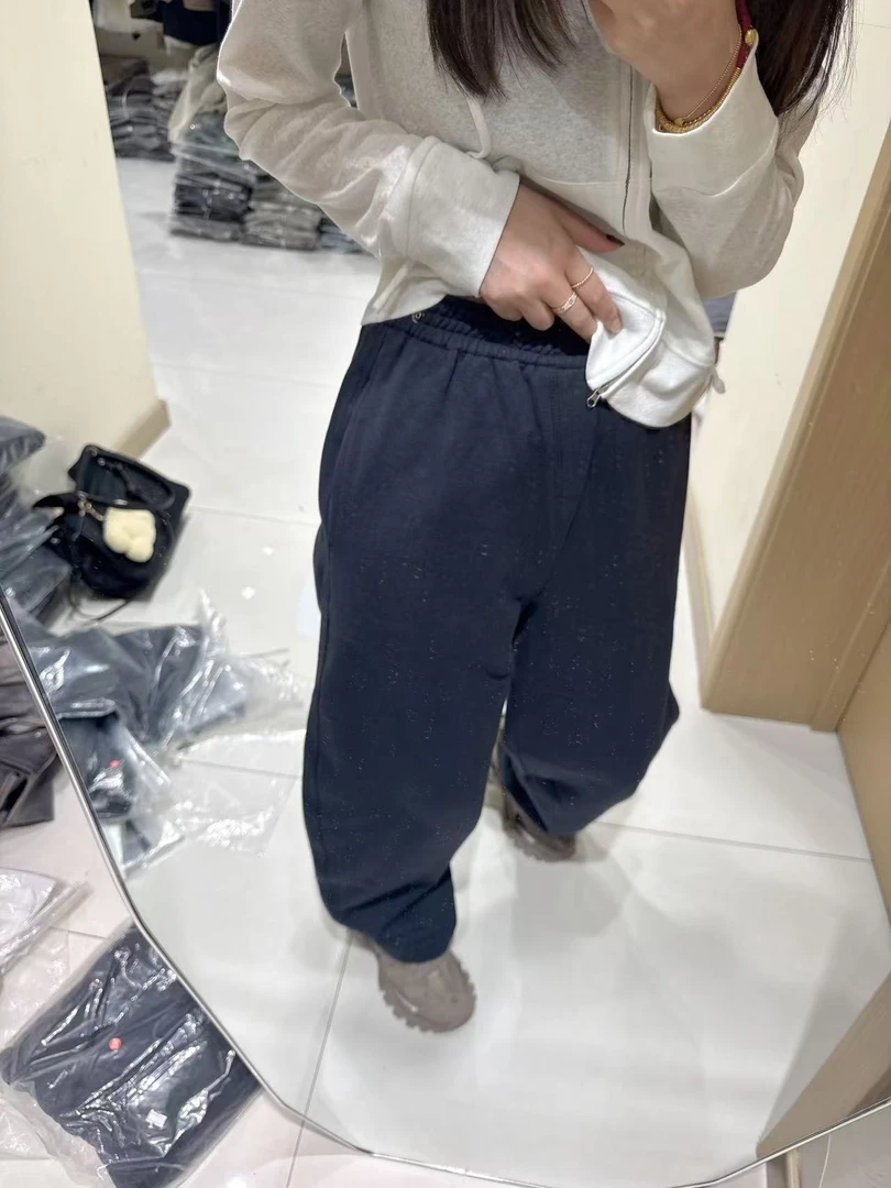 宽松藏蓝色休闲卫裤