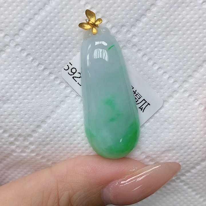 颈饰18K金镶嵌翡翠