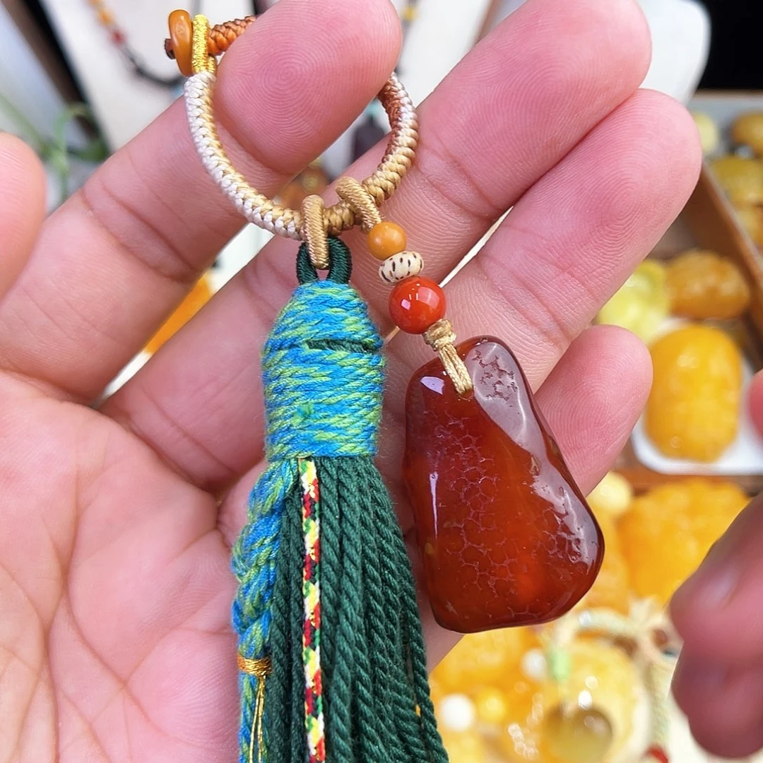 未镶嵌琥珀珠宝奇石