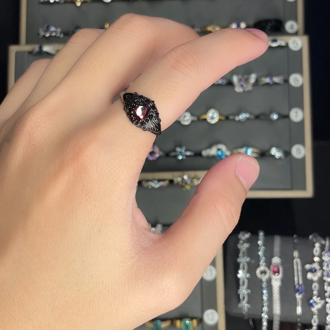 石榴石戒指银S925镶嵌在*觉戒指拍两份