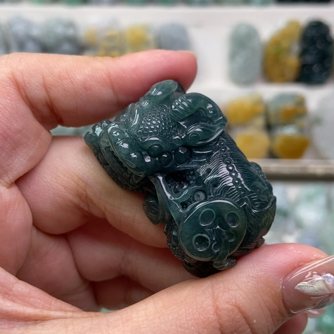 翡翠吊坠(赠链)未镶嵌