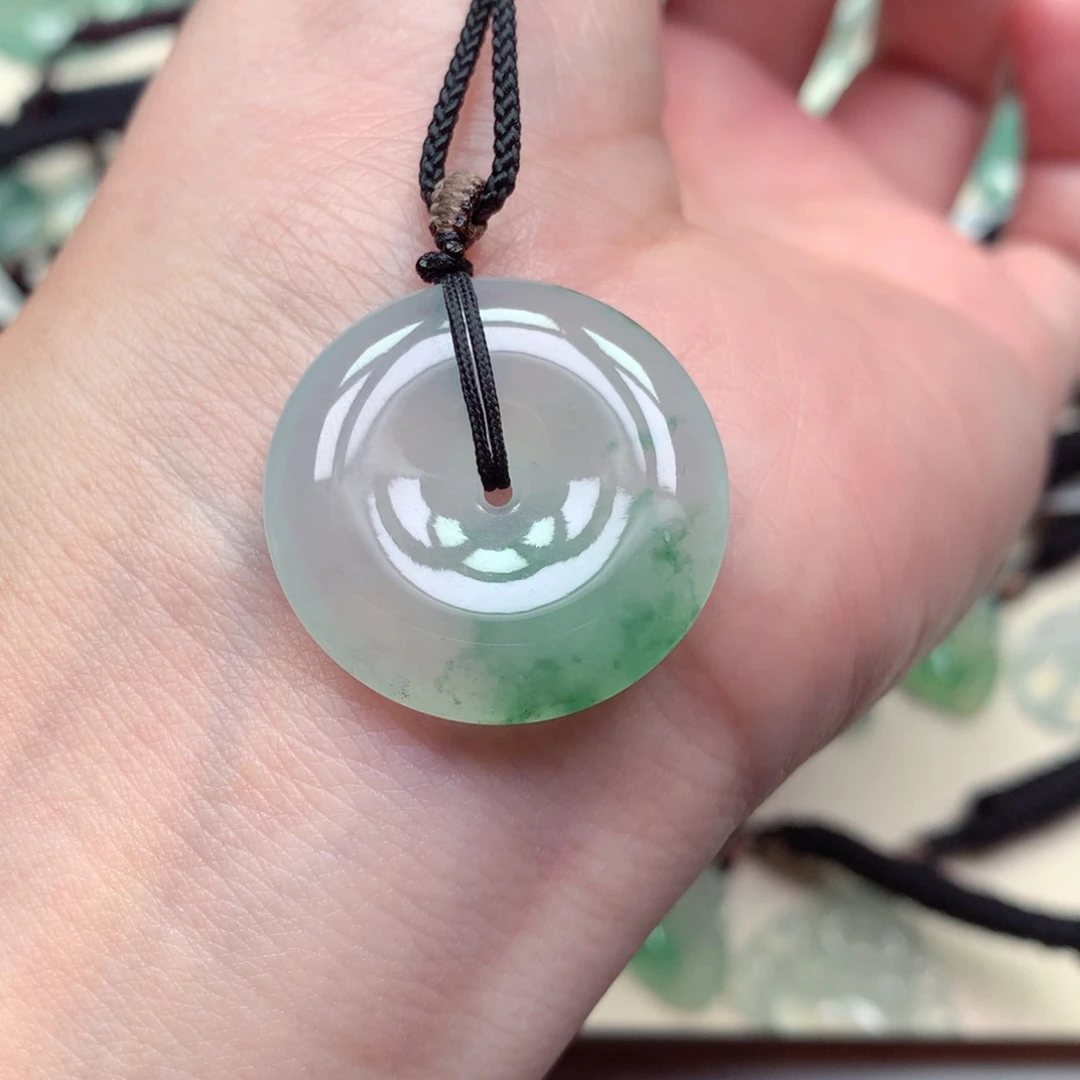 翡翠未镶嵌颈饰扣子