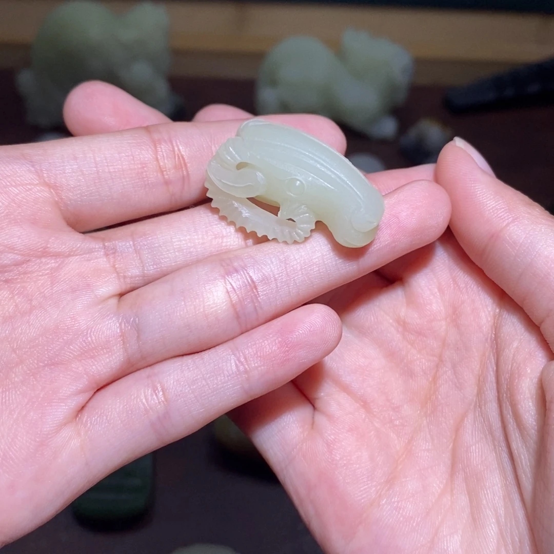 和田玉未镶嵌颈饰定制