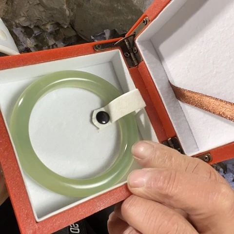 蛇纹石玉吊坠(不含链)未镶嵌