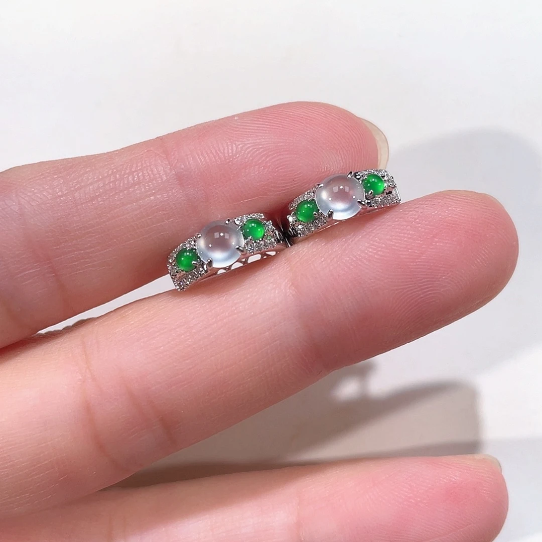 翡翠18K金镶嵌耳饰南非钻