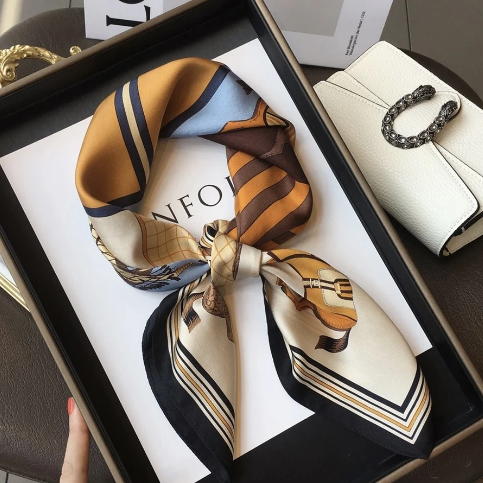 复古骏马真丝方巾女士气质高档时尚双面70*70桑蚕丝